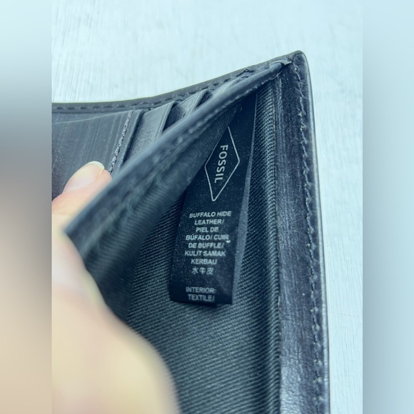 Fossil Buffalo Hide Charcoal Grey Wallet - Picture 5 of 8